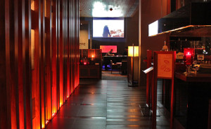 bangkok-city-hotel-hansar-rouge-bar-at-night