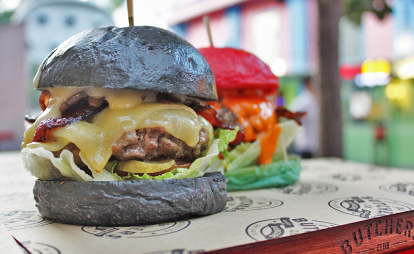 butchers-club-burger-singapore-superman-vs-batman-batman-burger