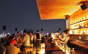 mgallery-hotel-des-arts-saigon-rooftop-bar-by-night
