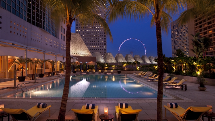 conrad-centennial-singapore-millenia-walk-hotels-in-central-singapore-pool-view