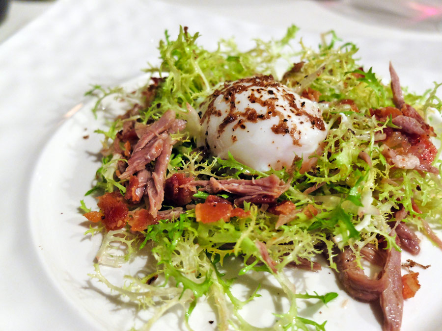 vie-hotel-bangkok-mgallery-by-sofitel-la-vie-french-restaurant-duck-confit-salad