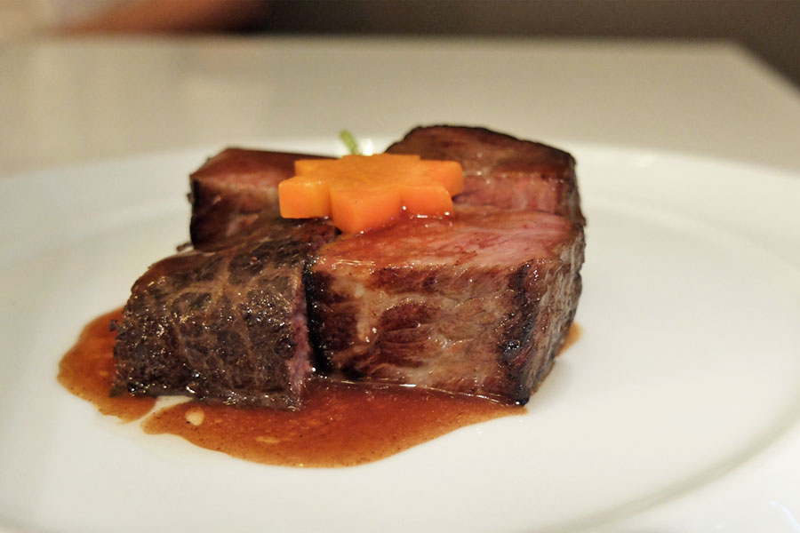 jw-marriott-singapore-beach-road-akira-back-top-grade-wagyu-beef