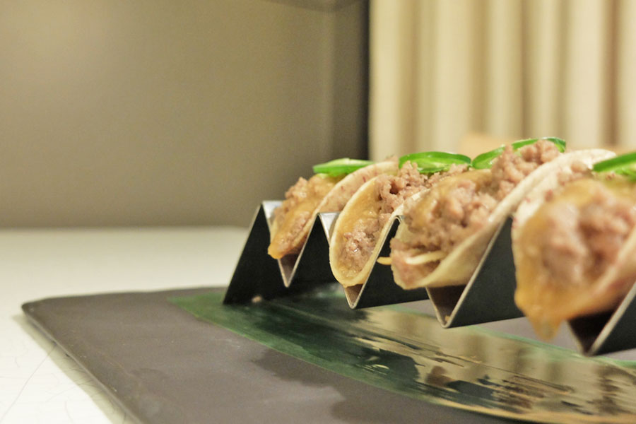 jw-marriott-singapore-beach-road-akira-back-wagyu-taro-taco